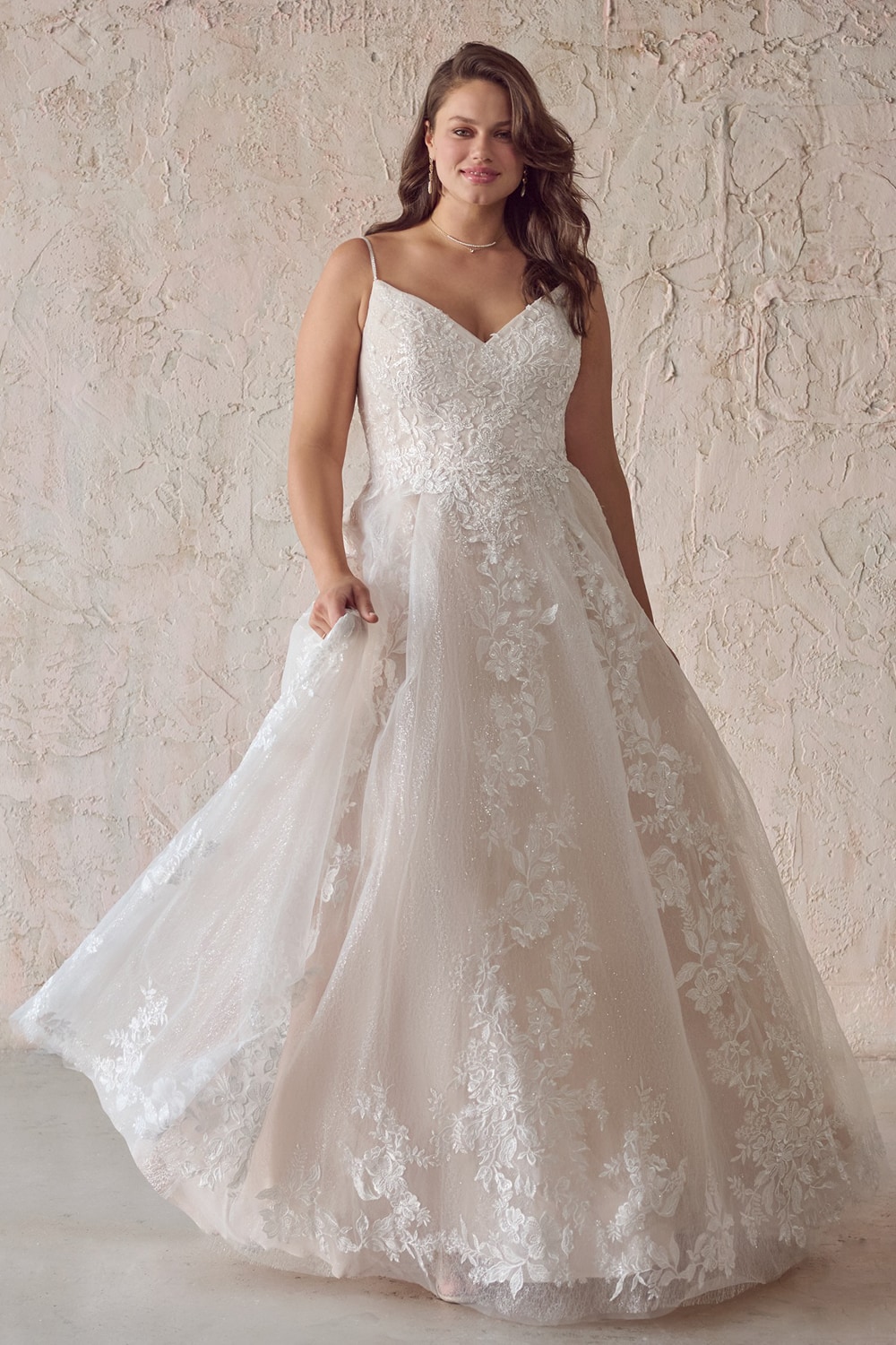 Abi da sposa estivi in chiffon Taglie forti Scollo a V personalizzato Manica ad aletta Applique Sweep Train Abo da sposa senza schienale Robe De Mariage  320