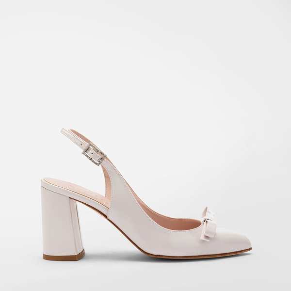 <p>Slingback in vernice, tacco grosso cm 8</p>