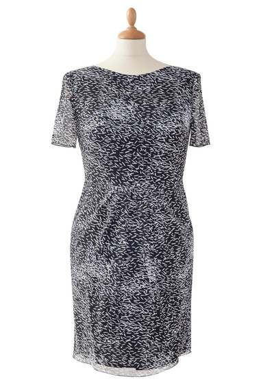 Abito fantasia bianco e nero