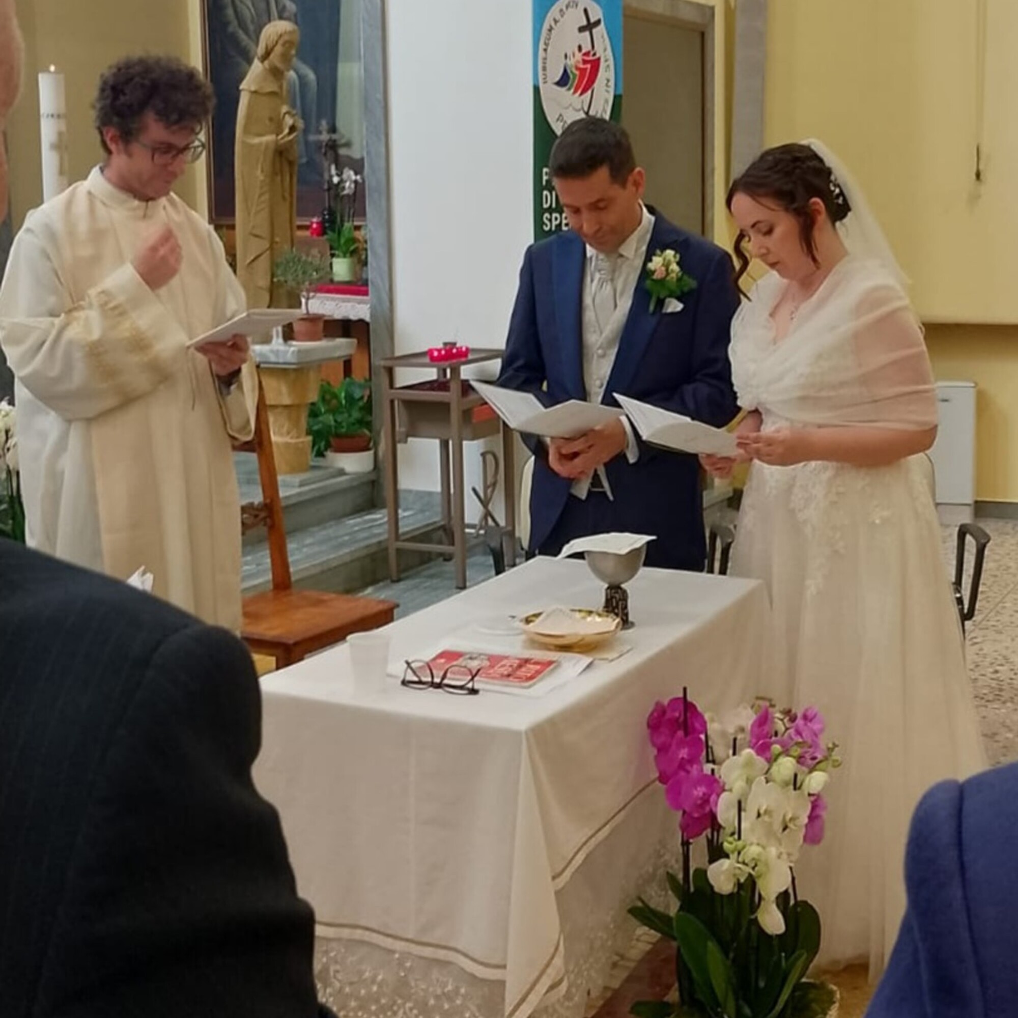 Newlyweds with Patrizia Cavalleri wedding dress